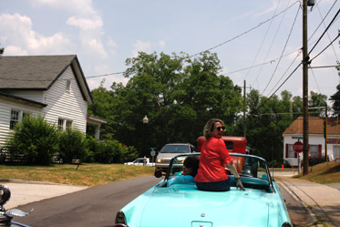 Lauretta Hannon Cracker Queen Parade